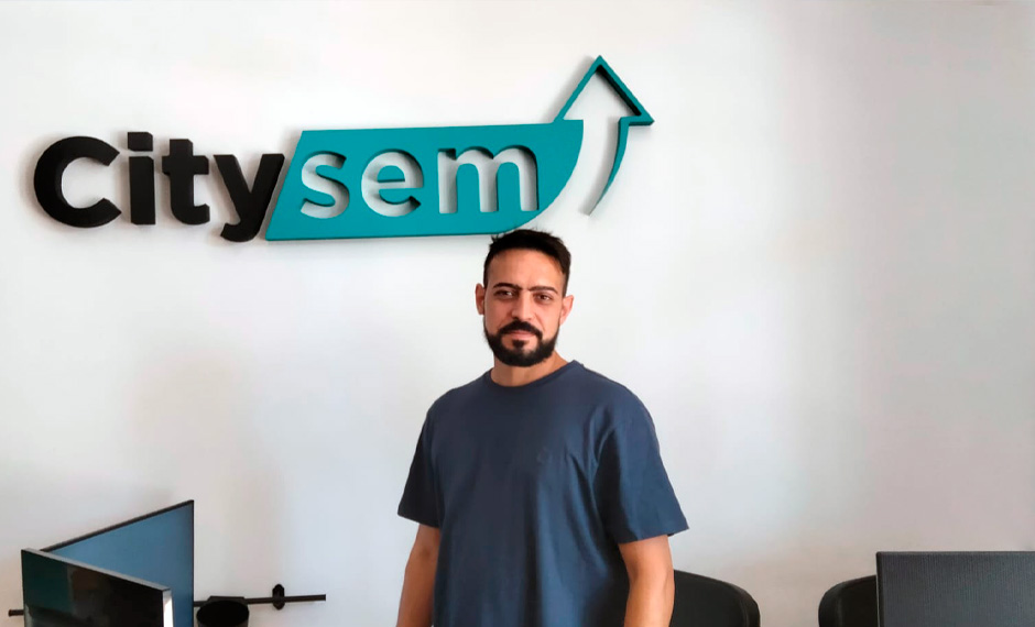 Alberto Gallardo consigue empleo en Citysem como diseñador y desarrollador web